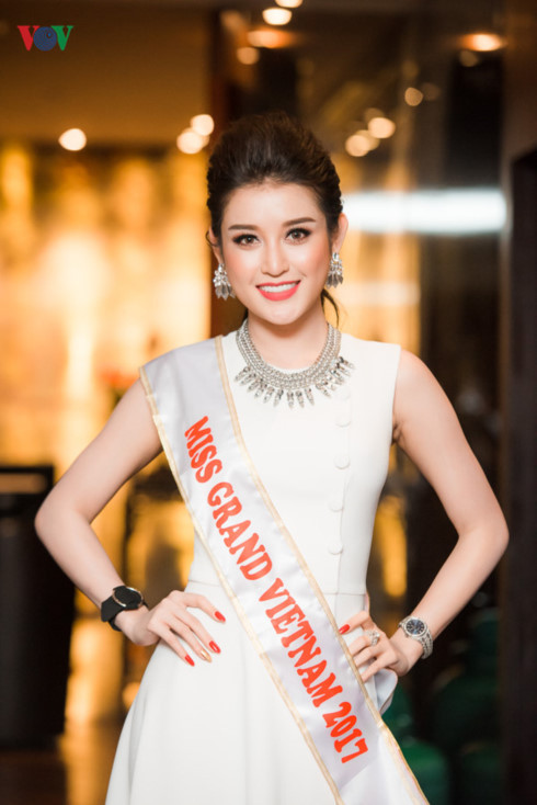 Huyền My.