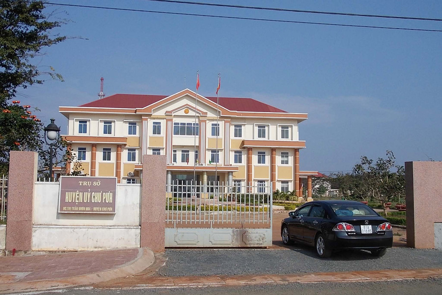 Trụ sở Huyện ủy Chư Pưh. Ảnh: T.N Trụ sở Huyện ủy Chư Pưh. Ảnh: T.N