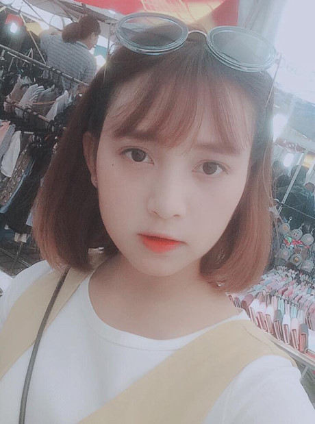 Sở hữu gương mặt xinh xắn và phong cách thời trang hút mắt, cô nàng nãy vẫn FA.