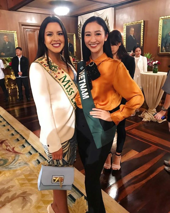 Tự tin đọ dáng cùng đương kim hoa hậu Miss Earth 2016 Tự tin đọ dáng cùng đương kim hoa hậu Miss Earth 2016