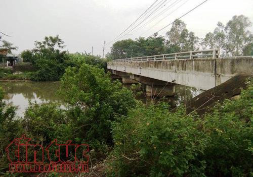 Hiện trường - nơi chị Vân nhảy cầu tự vẫn.