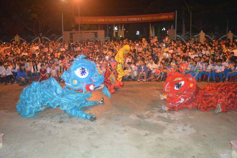 Màn múa lân đặc sắc. Ảnh: Đ.Y