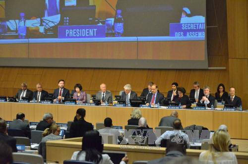 Quang cảnh phiên họp. Quang cảnh phiên họp.