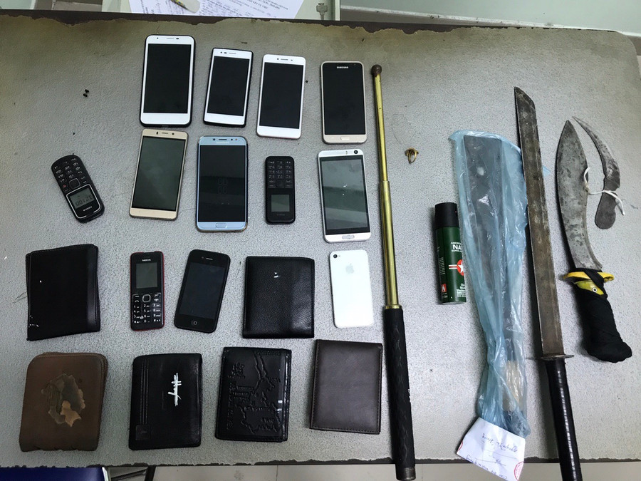 Tang vật lực lượng chức năng thu giữ khi ập bắt các đối tượng.
