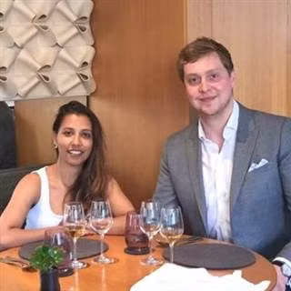 Chris Jeanes (27 tuổi) và bạn gái Casey Kinchella (28 tuổi). Ảnh: NVCC Chris Jeanes (27 tuổi) và bạn gái Casey Kinchella (28 tuổi). Ảnh: NVCC