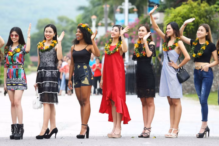 Đêm bán kết được truyền hình trực tiếp vào tối 4-11, lúc 20 giờ trên kênh VTV6 (Đài THVN).