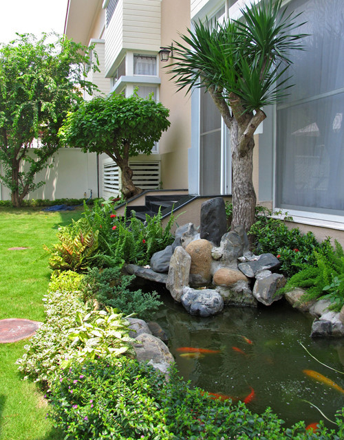 Mặt nước, tiểu cảnh luôn cần gắn kết với công năng sinh hoạt cụ thể để thường xuyên được chăm sóc tốt hơn.