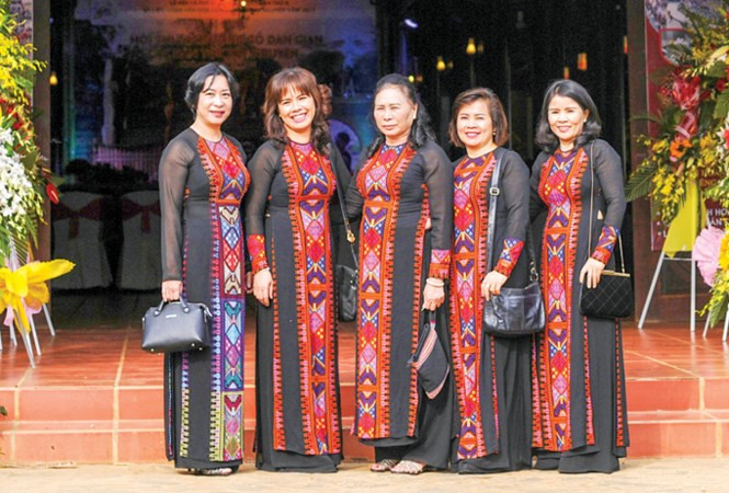 Hội đồng quản trị toàn nữ của Khu Du lịch Ko Tam. Hội đồng quản trị toàn nữ của Khu Du lịch Ko Tam.