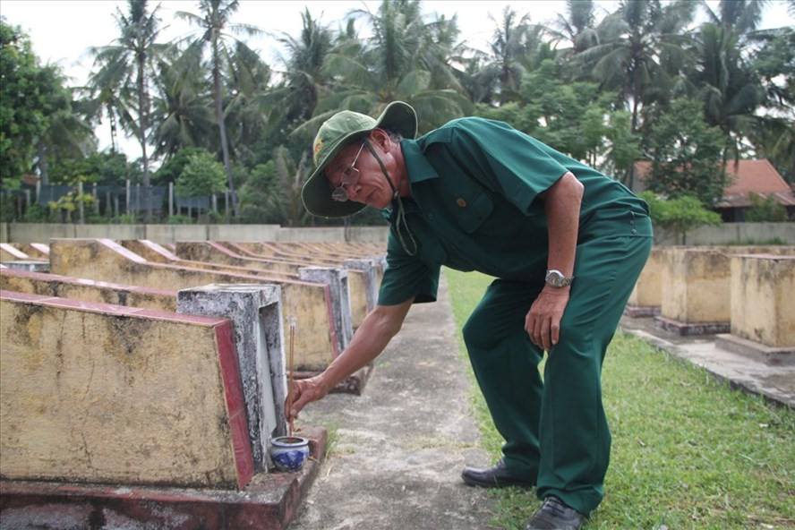 Ông Hải trong Nghĩa trang Liệt sĩ xã Hoài Hảo. Ông Hải trong Nghĩa trang Liệt sĩ xã Hoài Hảo.
