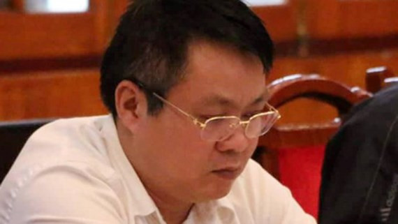 Ông Phạm Sỹ Quý vừa bị cho thôi chức Giám đốc Sở Tài nguyên và Môi trường tỉnh Yên Bái do có nhiều vi phạm Ông Phạm Sỹ Quý vừa bị cho thôi chức Giám đốc Sở Tài nguyên và Môi trường tỉnh Yên Bái do có nhiều vi phạm