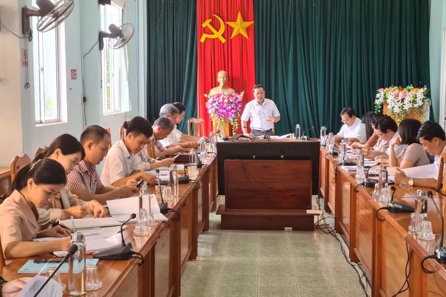 Quang cảnh buổi làm việc của đoàn giám sát với UBND huyện Ia Pa. Ảnh Ngọc Sang