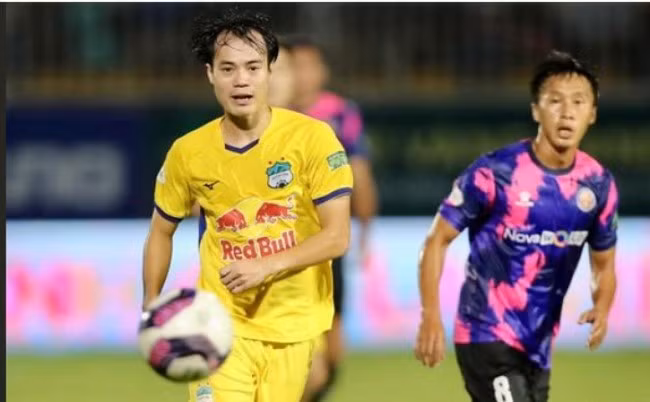 Văn Toàn cho biết một vài cầu thủ có thể sẽ rời HAGL ở cuối mùa giải.