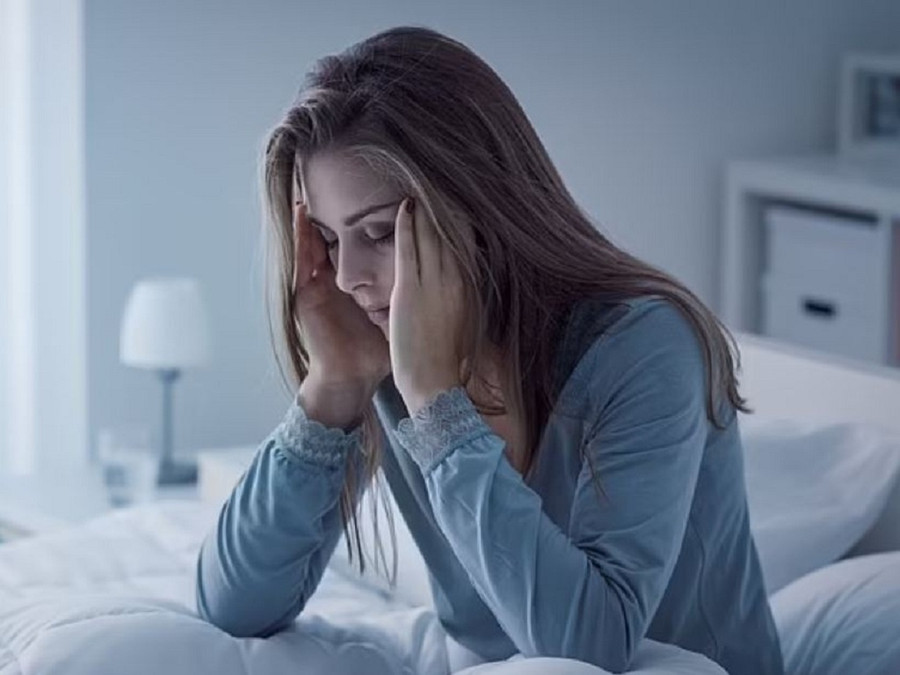 Mất ngủ có thể khiến con người ích kỷ, ít muốn giúp đỡ người khác hơn. Ảnh: SHUTTERSTOCK Mất ngủ có thể khiến con người ích kỷ, ít muốn giúp đỡ người khác hơn. Ảnh: SHUTTERSTOCK