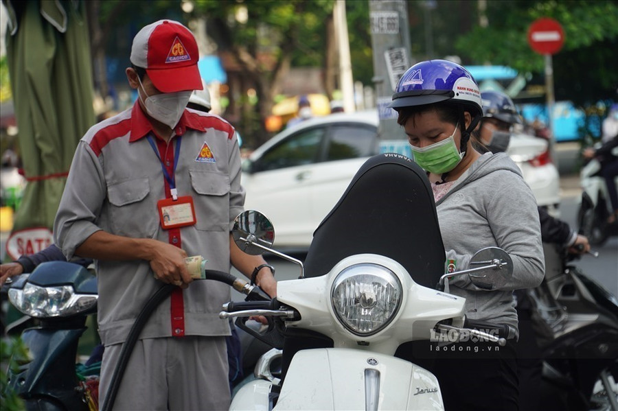 Giá xăng dầu được dự báo giảm mạnh trong kỳ điều chỉnh tới. Ảnh: Ngọc Lê