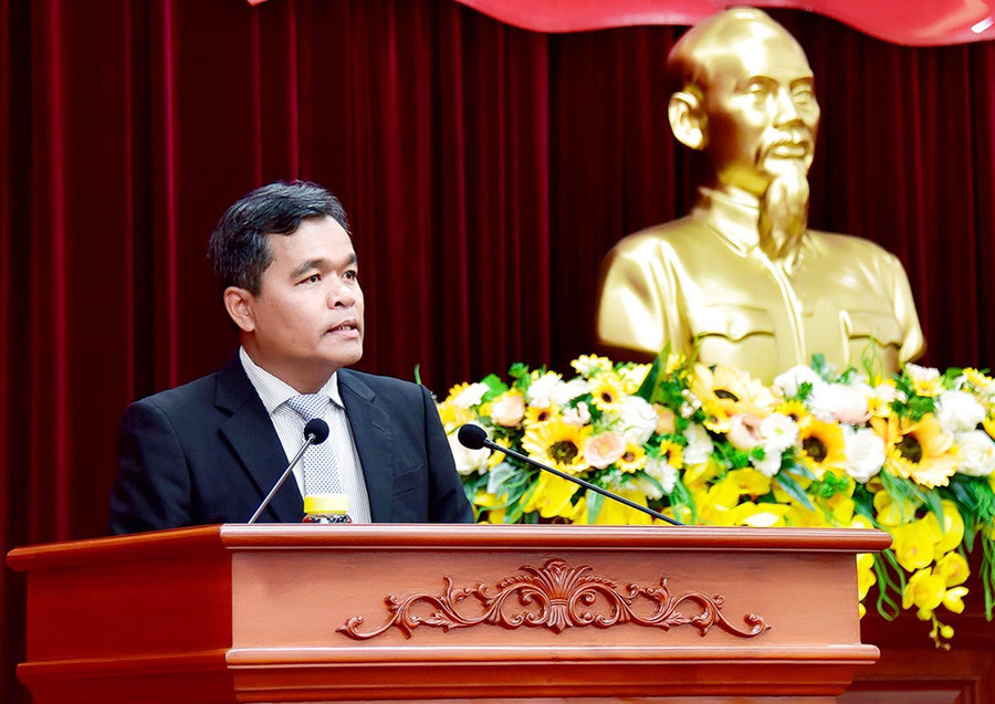 Bí thư Tỉnh ủy Hồ Văn Niên phát biểu chúc mừng đồng chí Trương Hải Long được điều động, chỉ định giữ chức Phó Bí thư Tỉnh ủy Gia Lai. Ảnh: Đức Thụy Bí thư Tỉnh ủy Hồ Văn Niên phát biểu chúc mừng đồng chí Trương Hải Long được điều động, chỉ định giữ chức Phó Bí thư Tỉnh ủy Gia Lai. Ảnh: Đức Thụy