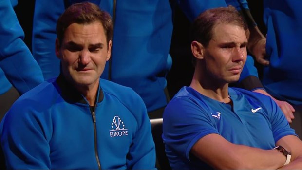 Hai huyền thoại Federer và Nadal cùng khóc. (Nguồn: AP)