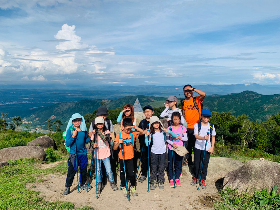 Chinh phục đỉnh Chư Nâm (huyện Chư Păh)-nóc nhà phía Tây tỉnh Gia Lai. Ảnh: Thanh Phạm 