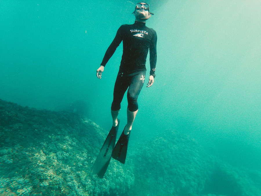 Từ cảng Đề Gi, du khách di chuyển bằng cano khoảng 15 phút để tới Vũng Bồi. Ảnh: Thanh Toàn 