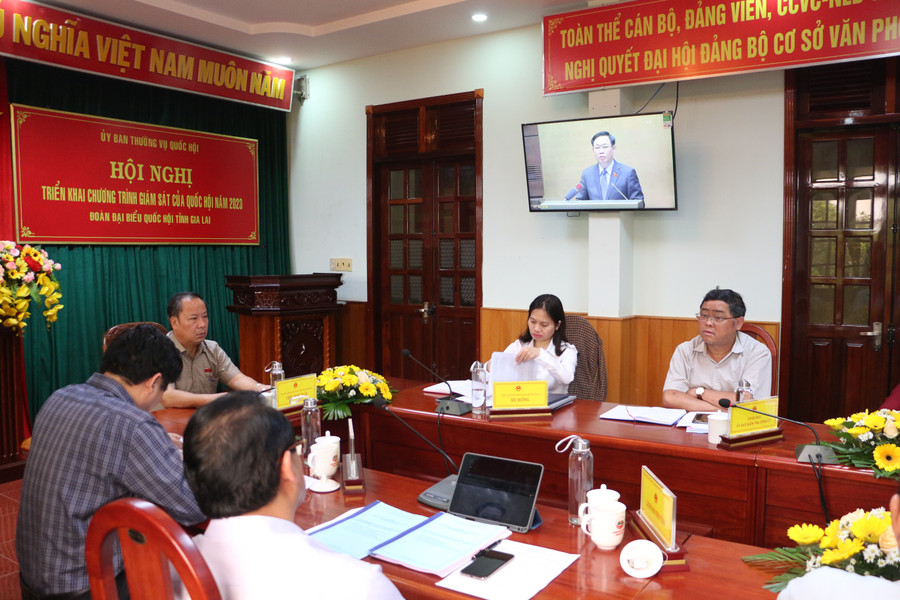 Chủ tịch Quốc hội Vương Đình Huệ phát biểu kết luận hội nghị. Ảnh: Quang Tấn