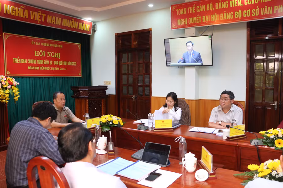 Chủ tịch Quốc hội Vương Đình Huệ phát biểu kết luận hội nghị. Ảnh: Quang Tấn