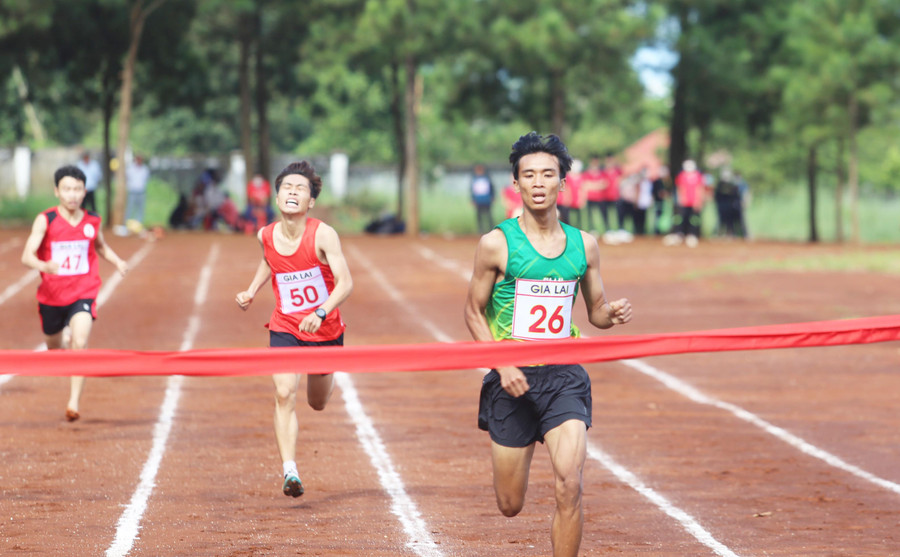 Trình độ của các VĐV điền kinh tham gia Đại hội Thể dục thể thao toàn tỉnh lần thứ IX-2022 được nâng cao rõ rệt. Ảnh: Lê Văn Ngọc