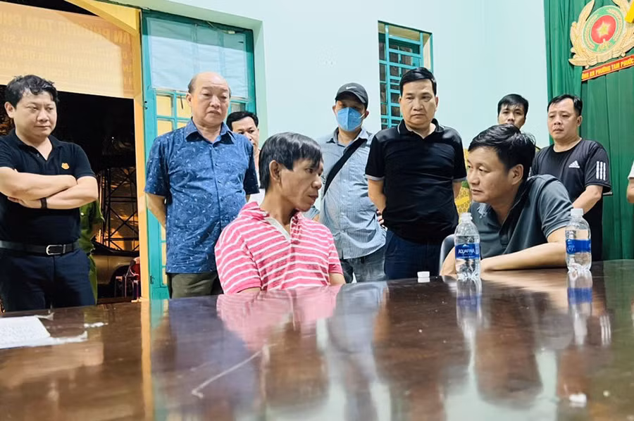 Nghi can Lê Huy Dũng khai chi tiết hành vi phạm tội. Ảnh: CA