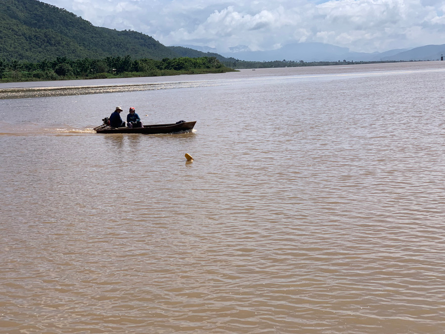 Thung lũng hồng dưới chân đèo Tô Na, du khách có thể tận mắt chứng kiến những người dân chài thả lưới đánh cá. Ảnh: Vũ Chi Du lịch Thung lùng hồng dưới chân đèo Tô Na, du khách có thể tận mắt chứng kiến những người dân chài thả lưới đánh cá. Ảnh: Vũ Chi
