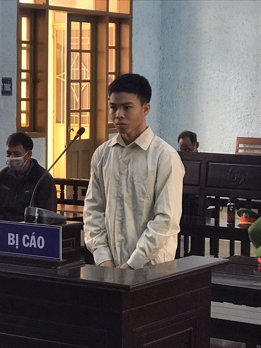 Bị cáo Giang tại phiên tòa. Ảnh: R'Ô HOK