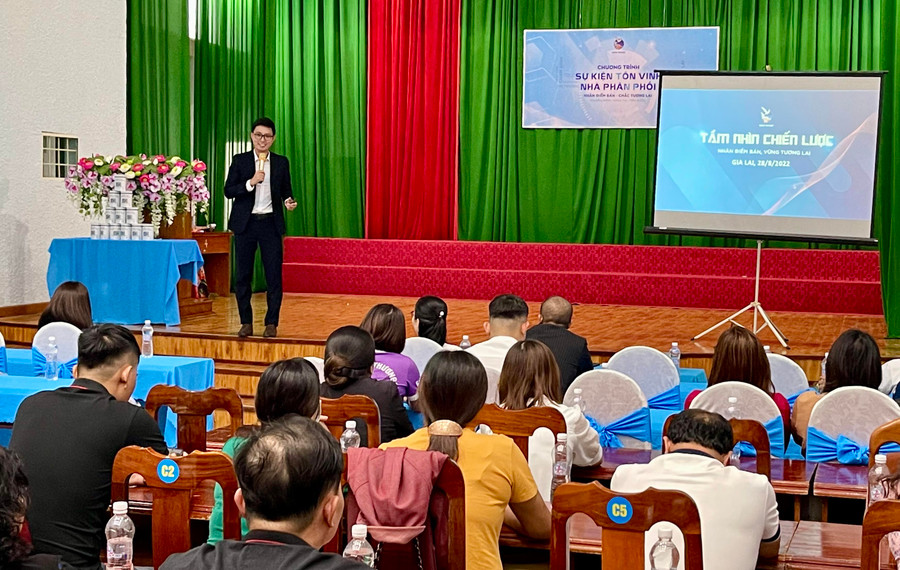 Công ty TNHH một thành viên New Image Việt Nam tổ chức sự kiện tôn vinh nhà phân phối tại Gia Lai. Ảnh: Vũ Thảo