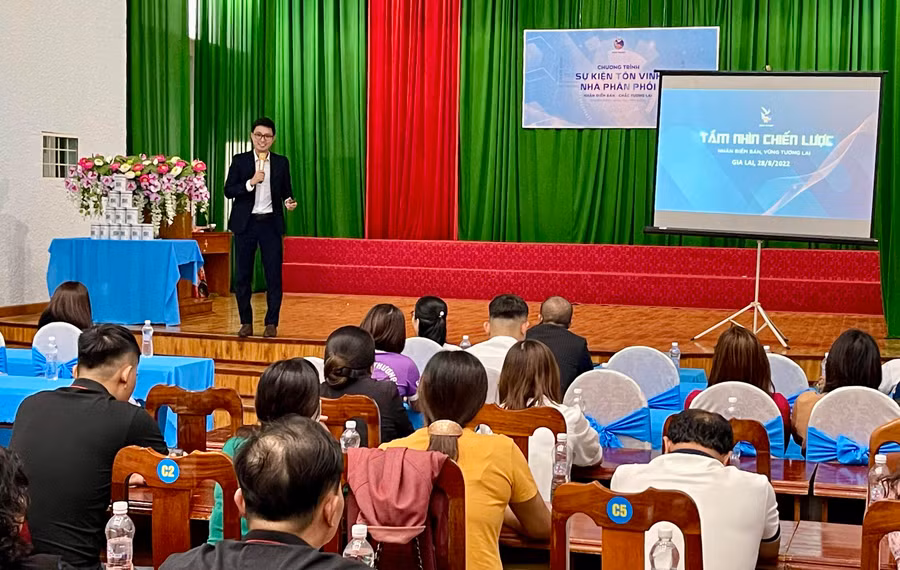 Công ty TNHH một thành viên New Image Việt Nam tổ chức sự kiện tôn vinh nhà phân phối tại Gia Lai. Ảnh: Vũ Thảo