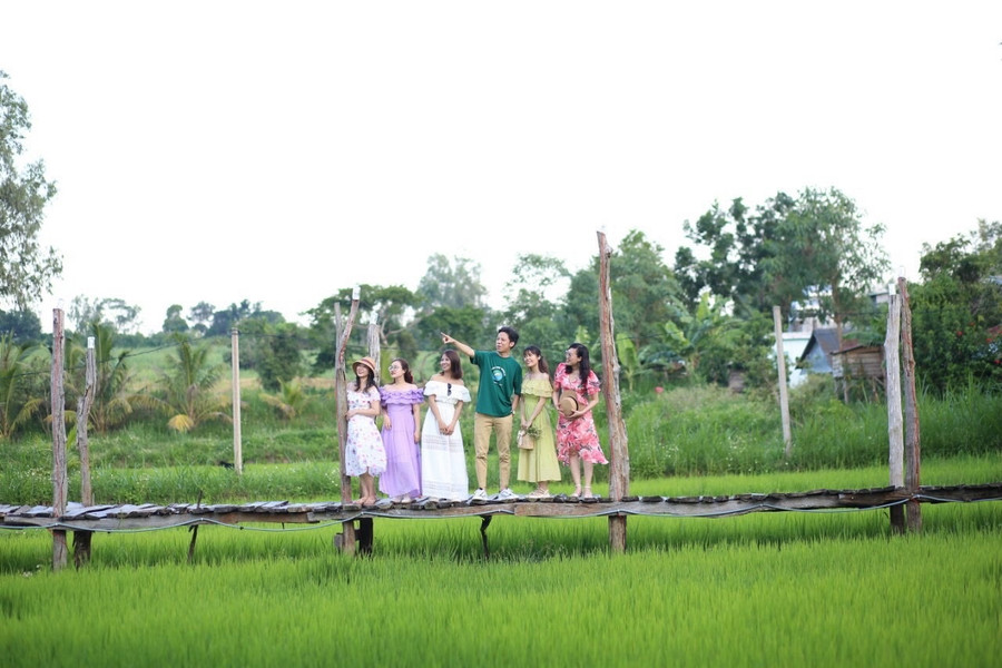 1. Được nghỉ lễ Quốc khánh 2-9, nhiều du khách đã về Homestay A Ngưi (làng Kgiang, xã Kông Lơng Khơng, huyện Kbang) nghỉ ngơi, vui chơi. Ảnh: A Ngưi