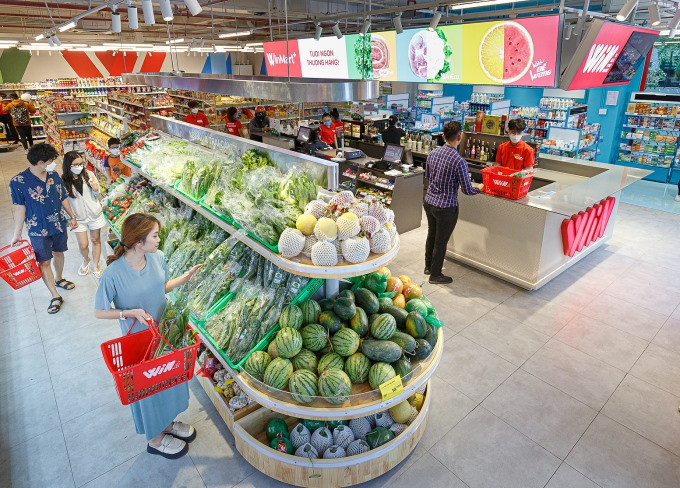 Một cửa hàng đa tiện ích hoạt động tại Hà Nội. Ảnh: Linh Đan