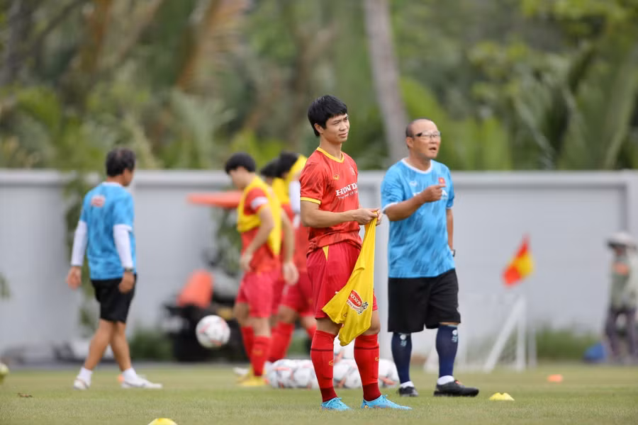 Công Phượng đang được ông Park cân nhắc đá chính trận tới. Ảnh: Khả Hòa