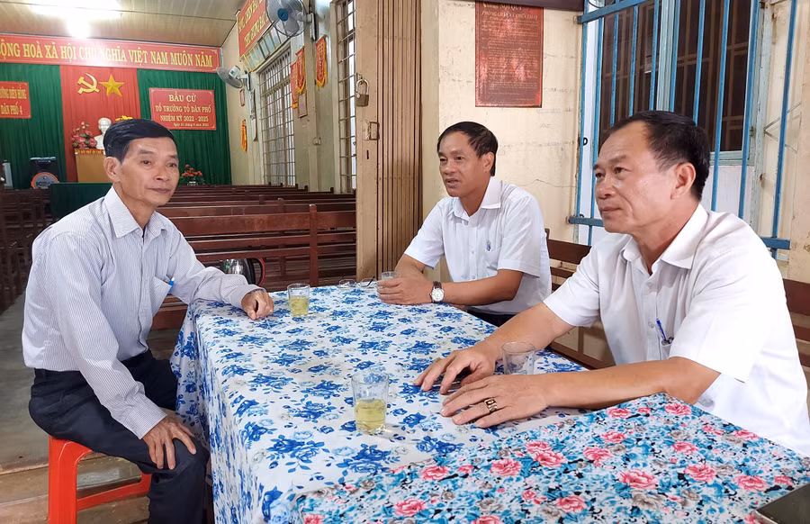 Chi bộ tổ dân phố 4 là cầu nối giữa nhân dân với phường để thực hiện thắng lợi nhiệm vụ chính trị-xã hội ở địa phương. Ảnh: Thiên Di