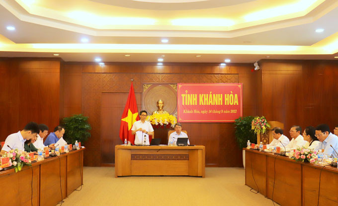 Phó Thủ tướng Vũ Đức Đam chỉ đạo tại buổi làm việc. Ảnh nguồn baokhanhhoa.vn