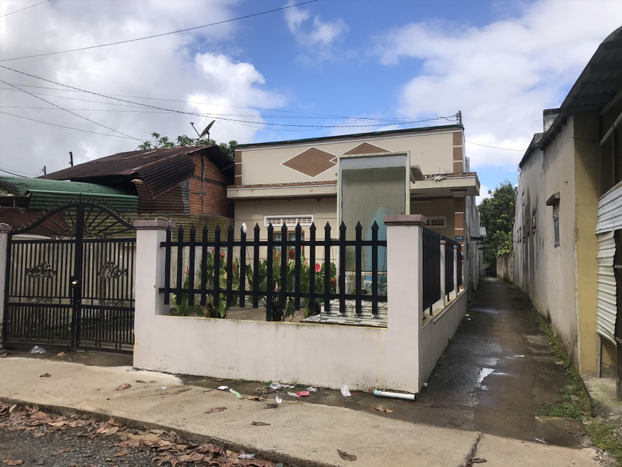 Ngôi nhà ông Quang thuê để làm nơi điều trị trẻ tự kỷ tại phường Lộc Tiến, TP. Bảo Lộc, tỉnh Lâm Đồng. Ảnh nguồn Báo Lao Động Ngôi nhà ông Quang thuê để làm nơi điều trị trẻ tự kỷ. Ảnh nguồn Báo Lao Động