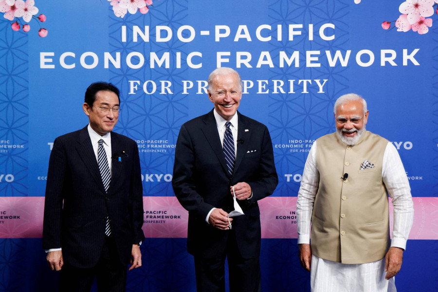  Thủ tướng Nhật Bản Kishida Fumio, Tổng thống Mỹ Joe Biden và Thủ tướng Ấn Độ Narendra Modi tại sự kiện khởi động IPEF tại Tokyo hôm 23.5. Ảnh: Reuters