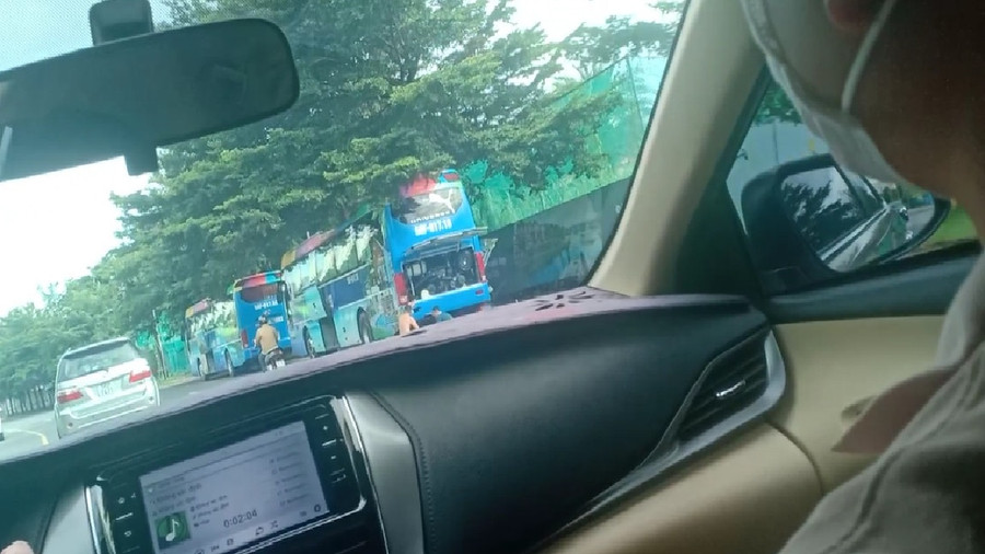 Học viên chưa đảm bảo các quy định mà lái ô tô thực hành rất dễ rước họa vào thân. Ảnh: Trần Duy Khánh