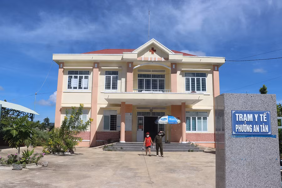 Hàng năm, các trạm y tế xã, phường trên địa bàn thị xã An Khê có hơn 10.000 lượt người đến khám-chữa bệnh. Ảnh: Ngọc Minh