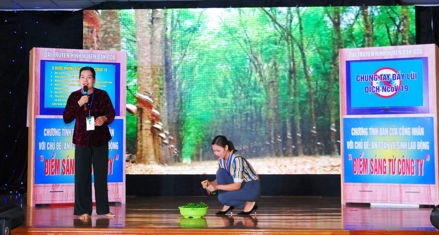 Cán bộ, công nhân Công ty TNHH một thành viên Cao su Mang Yang tham gia Hội thi An toàn vệ sinh viên giỏi do Tập đoàn Công nghiệp Cao su tổ chức. Ảnh: Đinh Yến