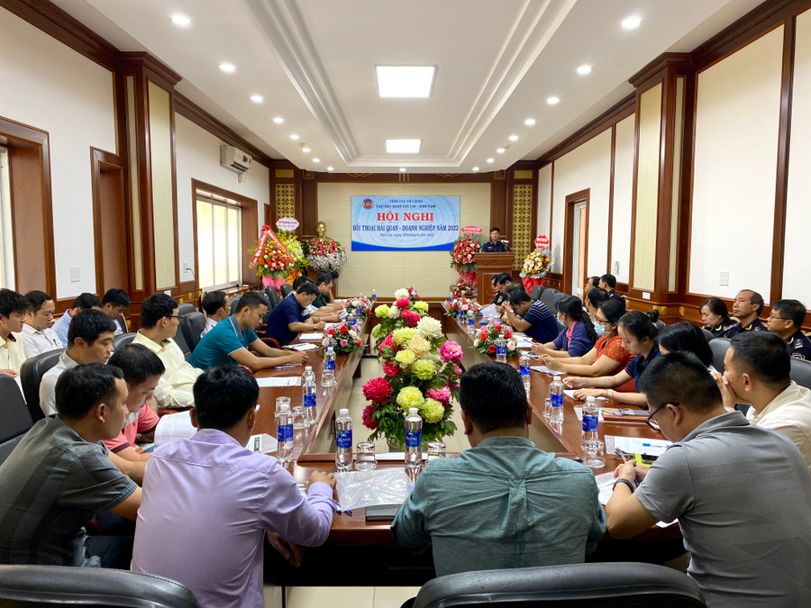 Cục Hải quan Gia Lai-Kon Tum tổ chức Hội nghị đối thoại với hơn 20 doanh nghiệp có hoạt động xuất nhập khẩu tại Cửa khẩu Quốc tế Lệ Thanh. Ảnh Hà Duy Cục Hải quan Gia Lai-Kon Tum tổ chức Hội nghị đối thoại với hơn 20 doanh nghiệp có hoạt động xuất nhập khẩu tại Cửa khẩu Quốc tế Lệ Thanh. Ảnh Hà Duy