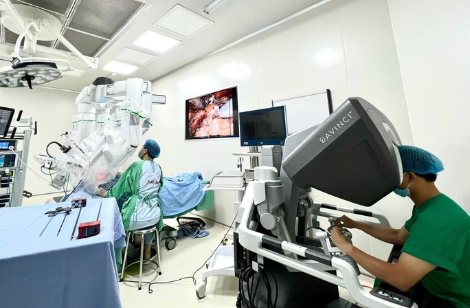 Hệ thống robot hiện đại được ứng dụng trong phẫu thuật