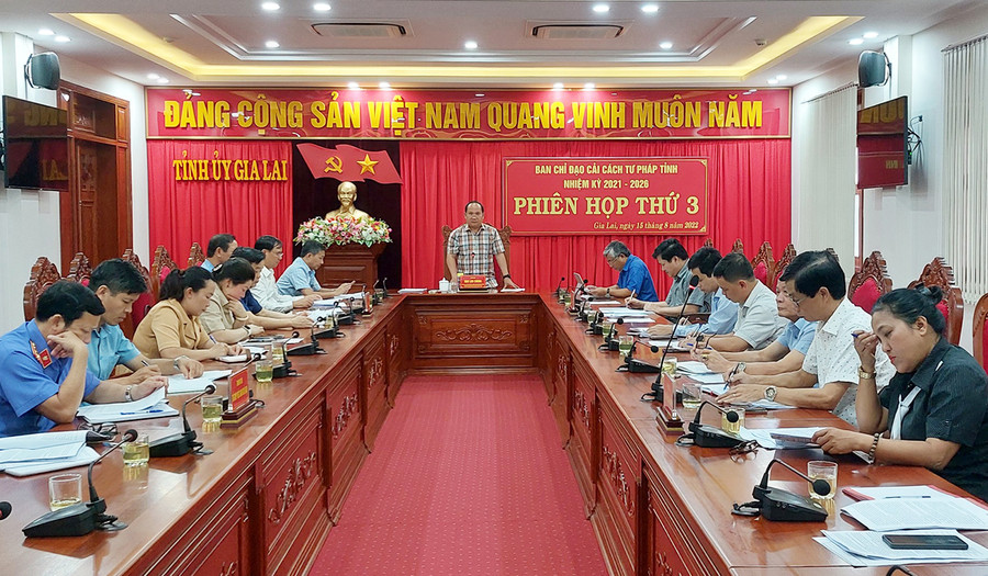  Quang cảnh phiên họp thứ 3 của Ban Chỉ đạo CCTP tỉnh. Ảnh: Vĩnh Hoàng