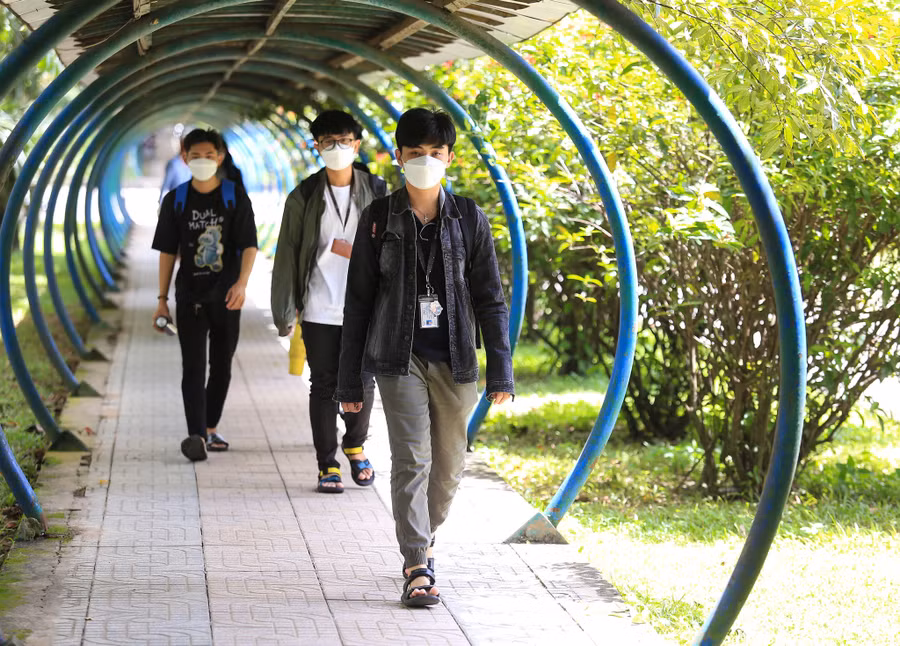 Nhiều trường đại học đang đẩy mạnh hoạt động từ đặt hàng nghiên cứu để tăng nguồn thu ngoài học phí. Ảnh: Nhật Thịnh