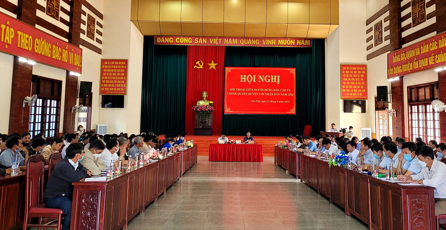  Quang cảnh buổi đối thoại. Ảnh: Đinh Yến