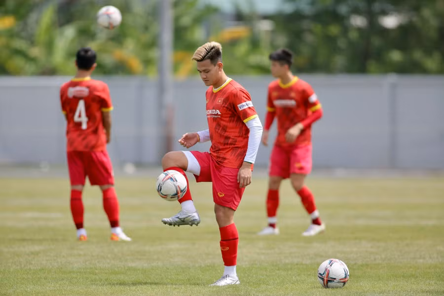  Tuyển Việt Nam trong buổi tập ngày 17.9. Ảnh: Khả Hòa