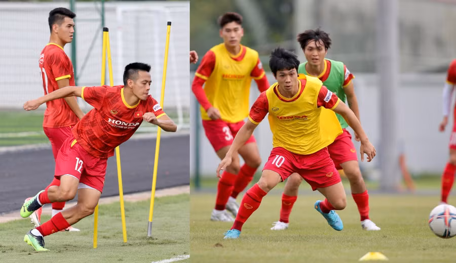 Văn Quyết mặc áo số 12, còn Công Phượng mang áo số 10 trong các buổi tập. Ảnh: Khả Hòa