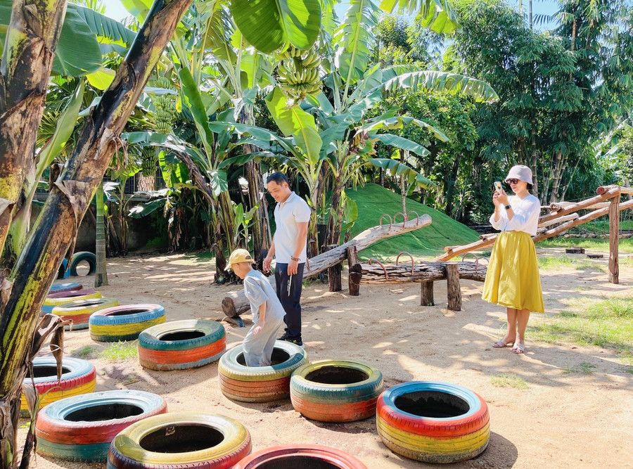 Với không gian trong lành, yên tĩnh, các Farmstay ở Pleiku trở thành điểm vui chơi của nhiều gia đình trong ngày đầu nghỉ lễ. Ảnh: Trần Dung