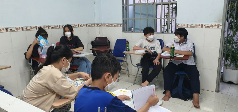 Nhờ sự kèm cặp, bổ túc kiến thức mà những đứa trẻ này có sự tiến bộ rõ rệt trong học tập ở trường