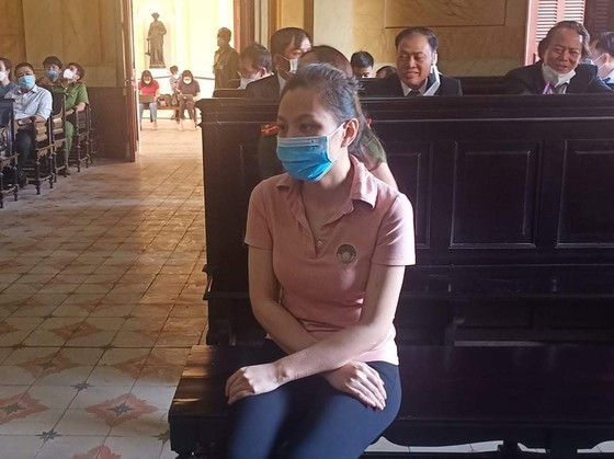 Võ Thùy Linh tại tòa trước đó Võ Thùy Linh tại tòa trước đó